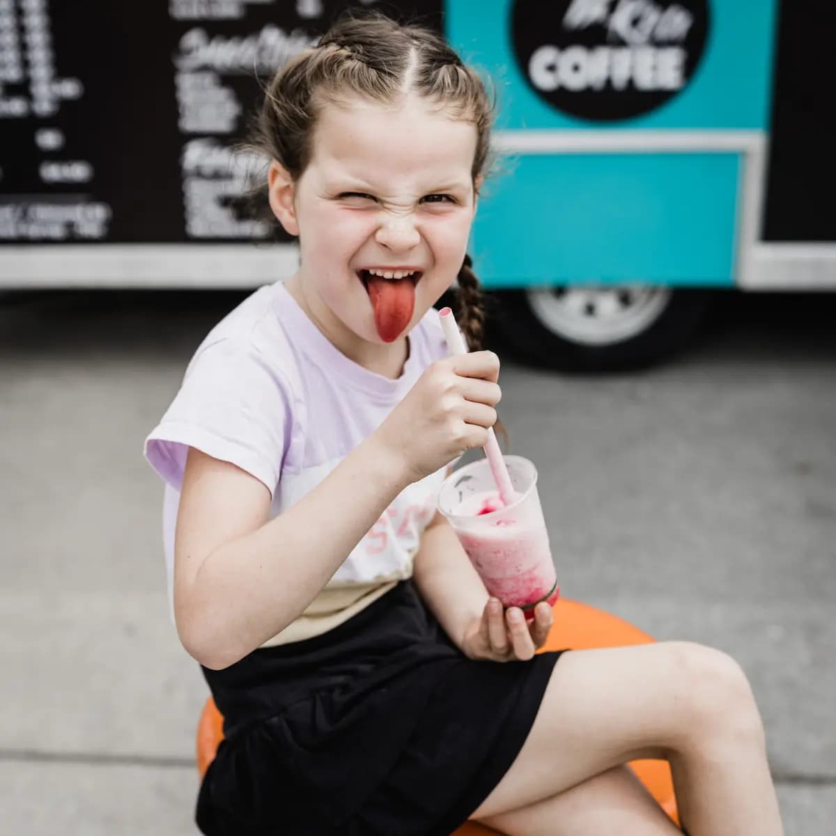 Natürliche Kinderfotos Freiburg - Mädchen Outdoor Fotoshooting