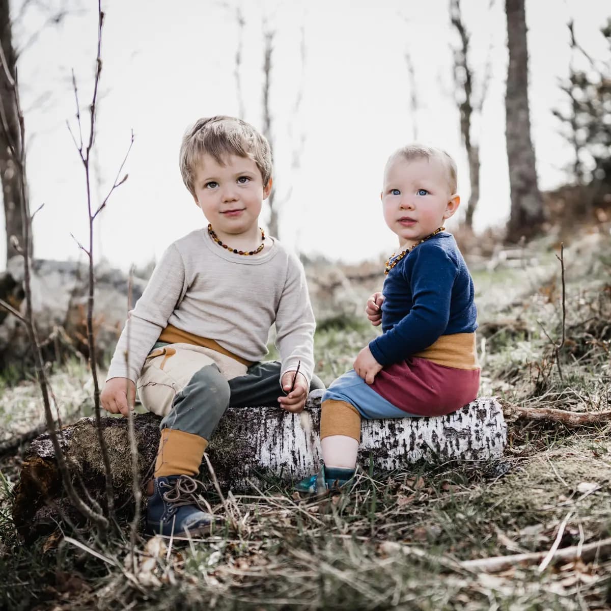 Geschwisterfotos Freiburg - Outdoor Kinderfotografie