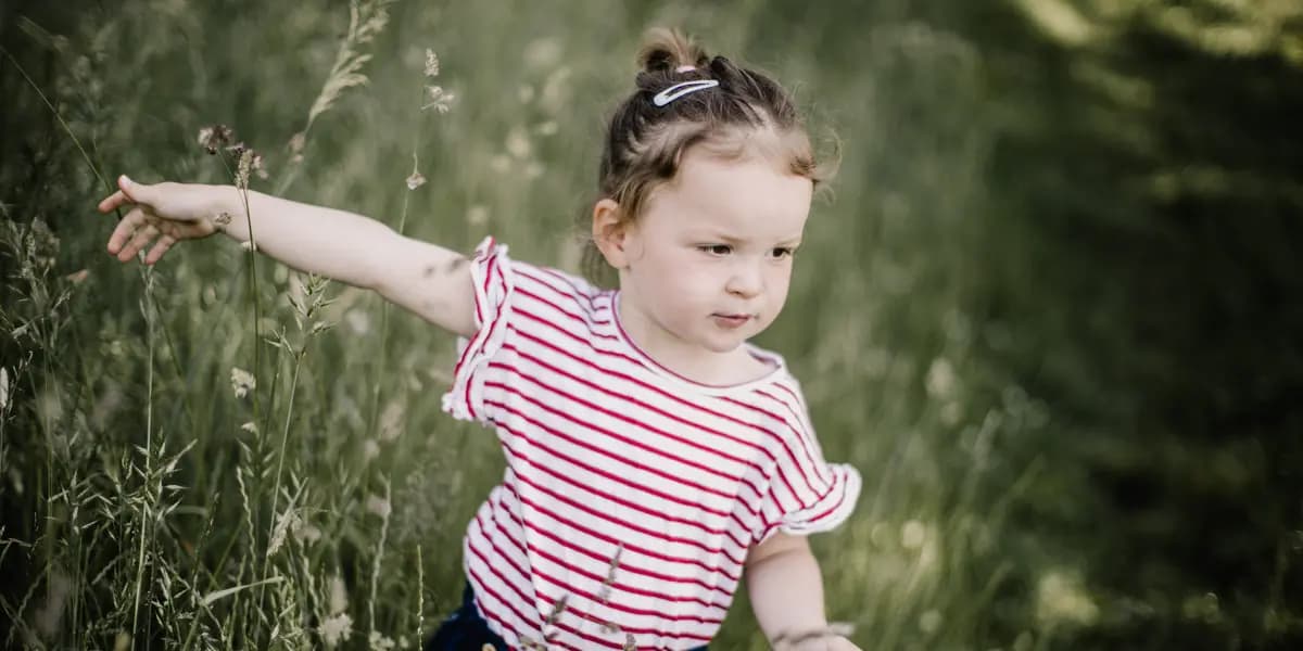 Outdoor Kinderfotografie Freiburg - Mädchen in der Natur