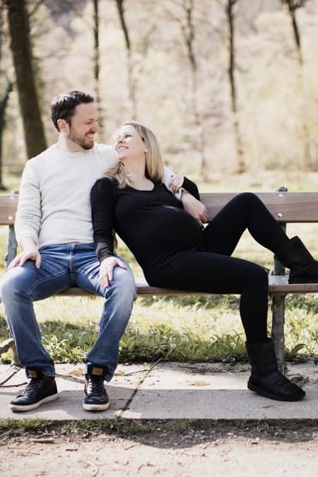 Schwangere Frau mit Mann